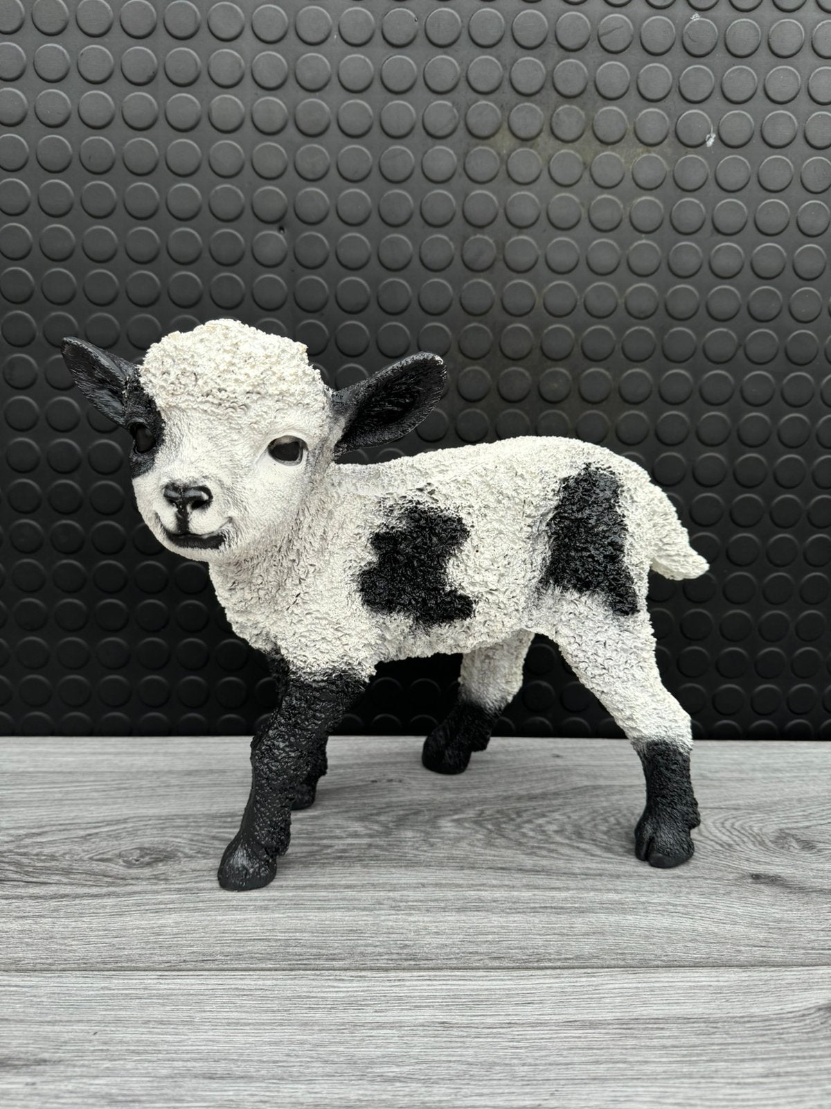lammetje 28hoog 35breed/Nieuw!, Verzamelen, Beelden en Beeldjes, Ophalen of Verzenden, Nieuw, Dier