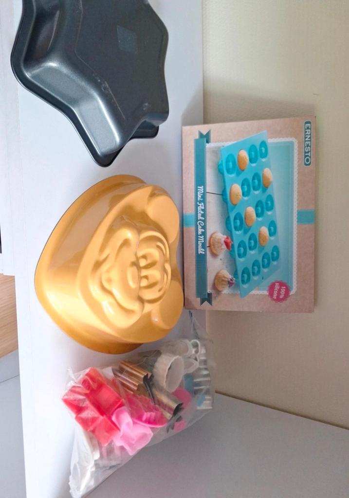 Verschillende bakblikken en koekjes uitstekers nieuw, Huis en Inrichting, Keuken | Keukenbenodigdheden, Overige typen, Nieuw, Ophalen of Verzenden
