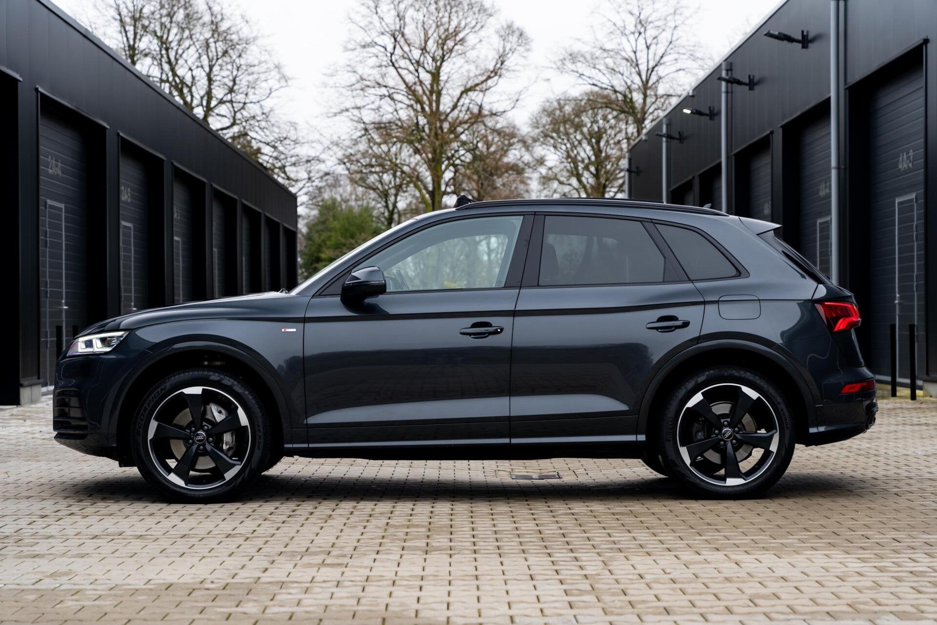 Audi Q5 55 TFSI e quattro Competition *S-Line* Pano* Leder*, Auto's, Automaat, 2005 kg, 4 cilinders, Bedrijf