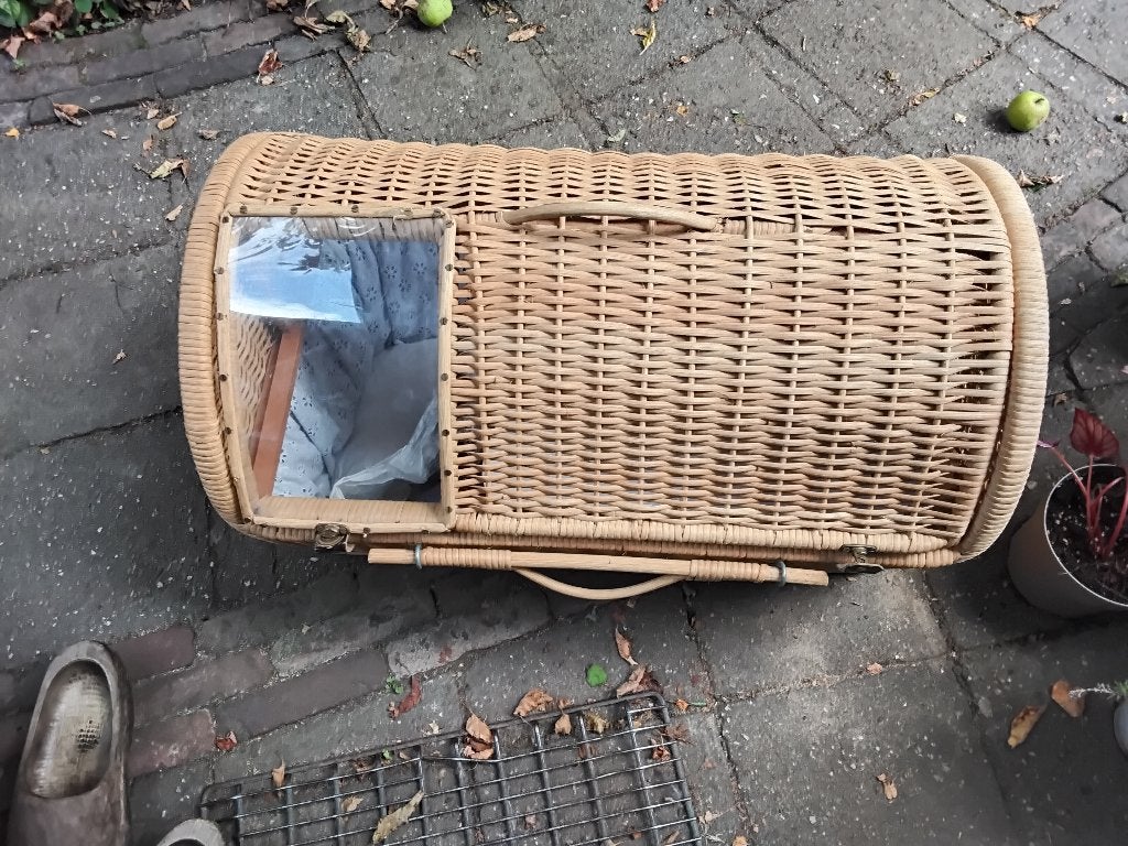vintage rieten reiswieg, Ophalen