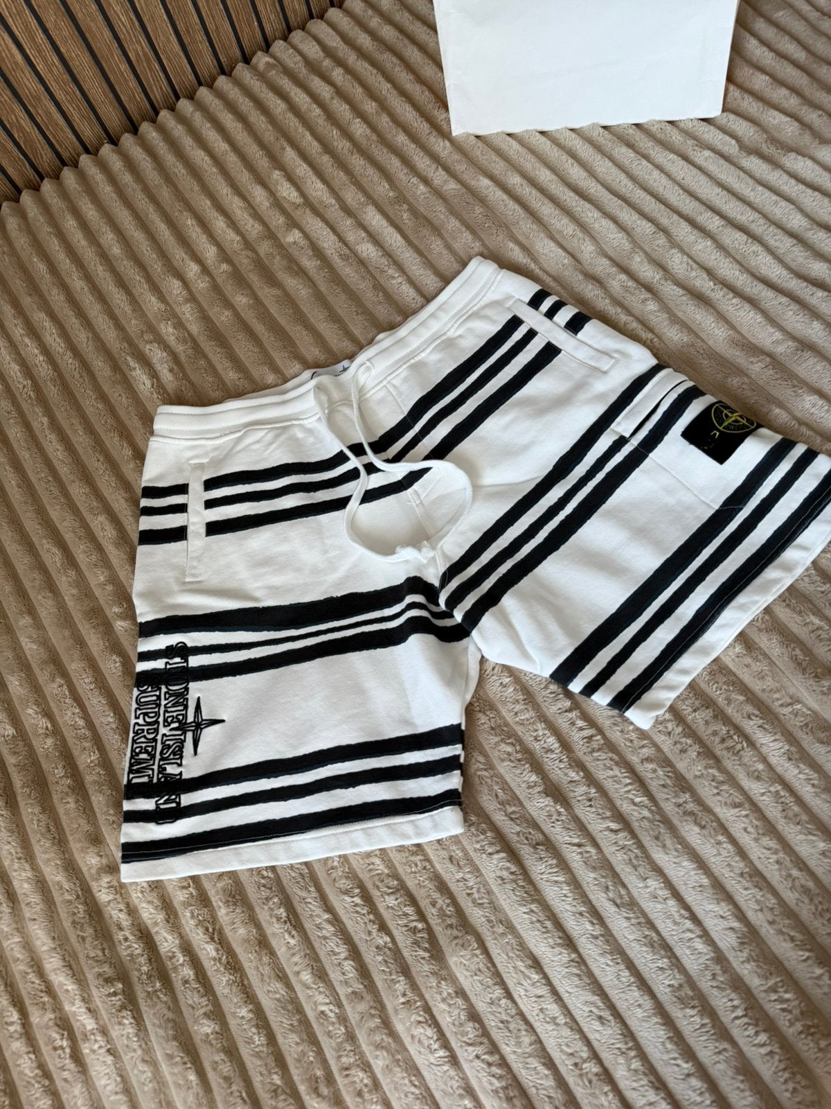Stone island x Supreme, Ophalen of Verzenden, Nieuw, Maat 52/54 (L), Wit