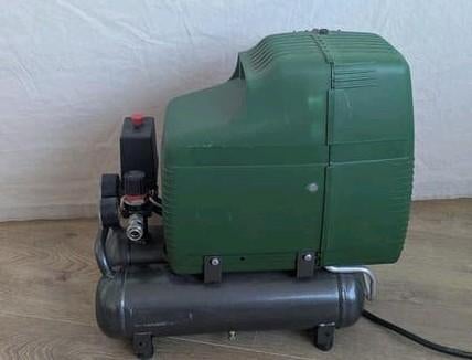 Compressor, tacker, slangen, nagels, accessoires, Doe-het-zelf en Verbouw, Ophalen, Gebruikt, 6 tot 10 bar, Minder dan 200 liter/min
