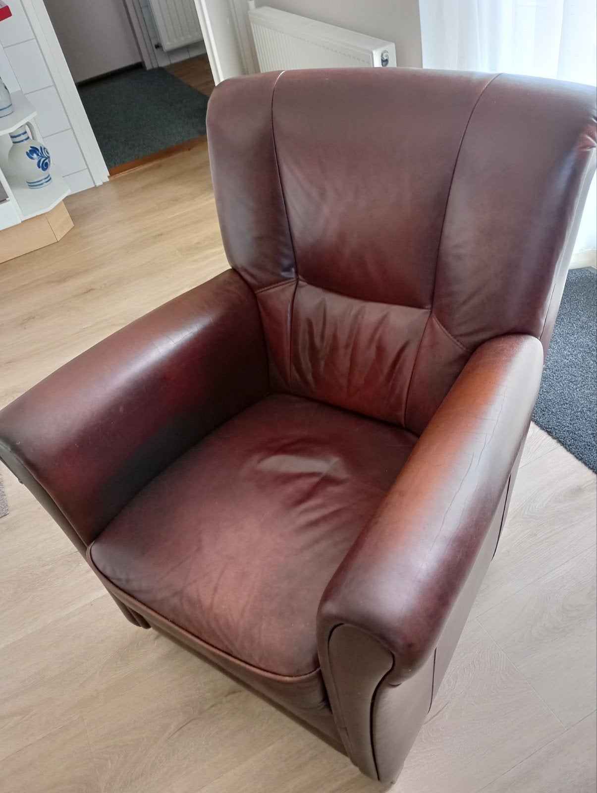 Fauteuil van echt dik leer., Huis en Inrichting, Fauteuils, Ophalen, Gebruikt, 50 tot 75 cm, Leer