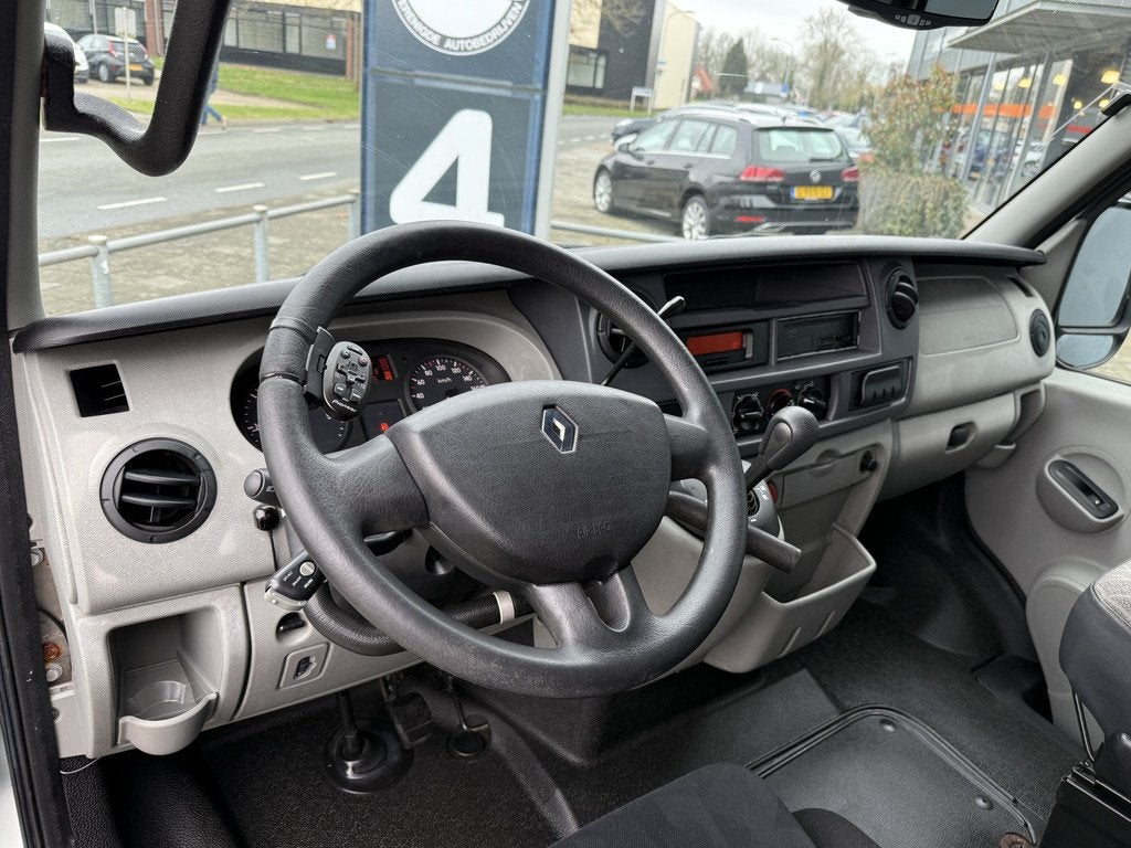 Renault Master BWJ 2008 | T28 2.5 dCi 115PK L1H1 AUTOMAAT |, Auto's, Stof, Gebruikt, 4 stoelen, 116 pk