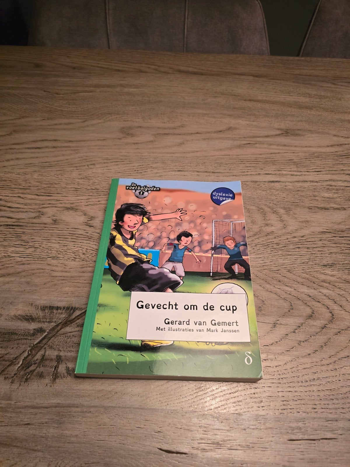 De voetbalgoden: Gevecht om de cup (dyslexie uitgave), Boeken, Ophalen, Gelezen, Gerard van Gemert, Fictie algemeen