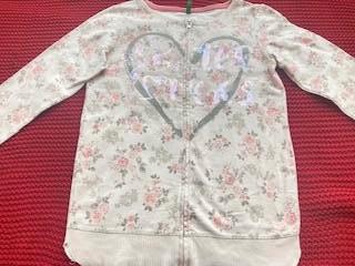 Roze vest met hartje en bloemen van Benetton mt. 152/158, Meisje, Trui of Vest, Ophalen of Verzenden, Zo goed als nieuw