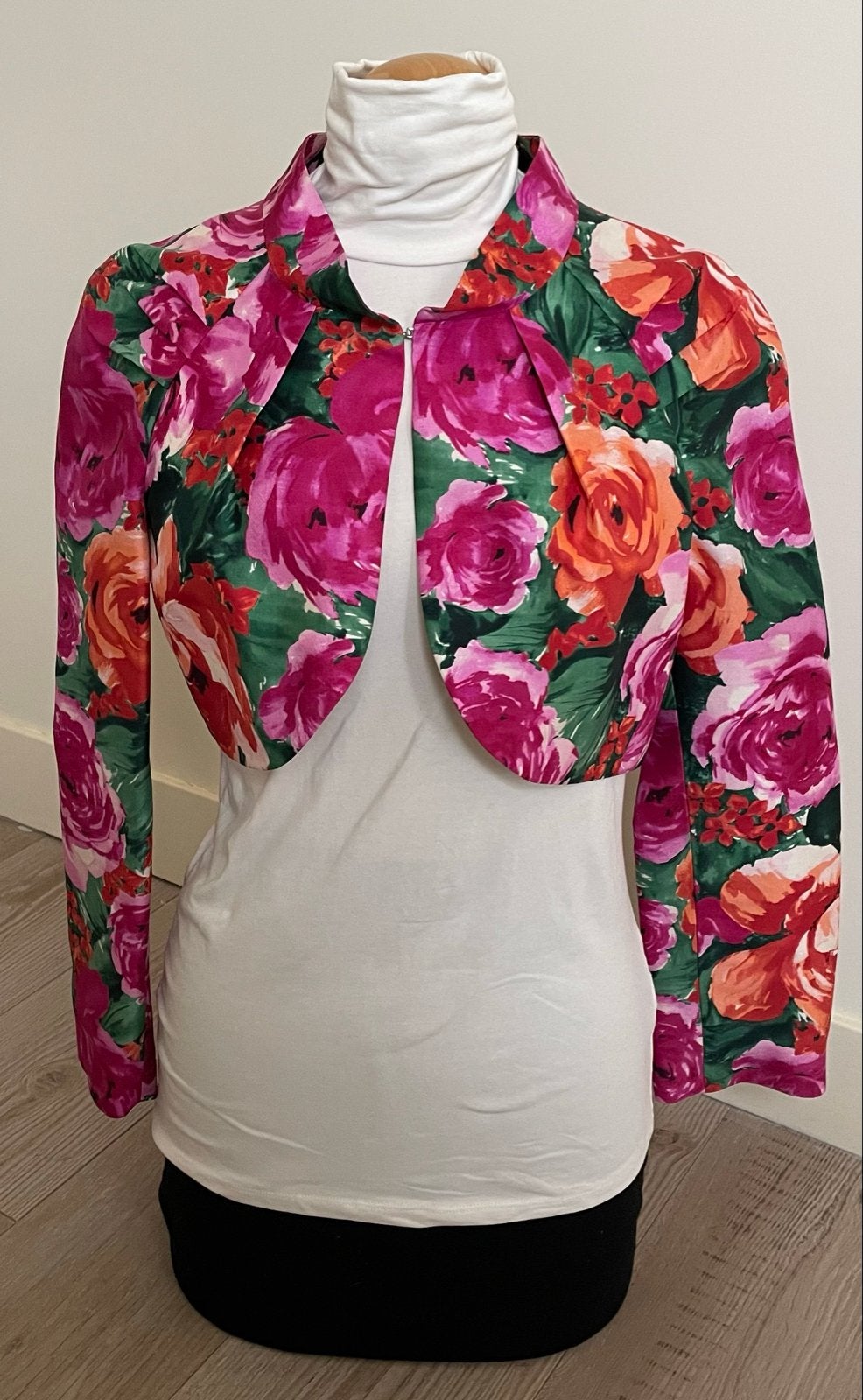Bolero bloemen motief 100% zijde - Claudia Strater, Ophalen of Verzenden, Zo goed als nieuw, Maat 36 (S), Meerkleurig