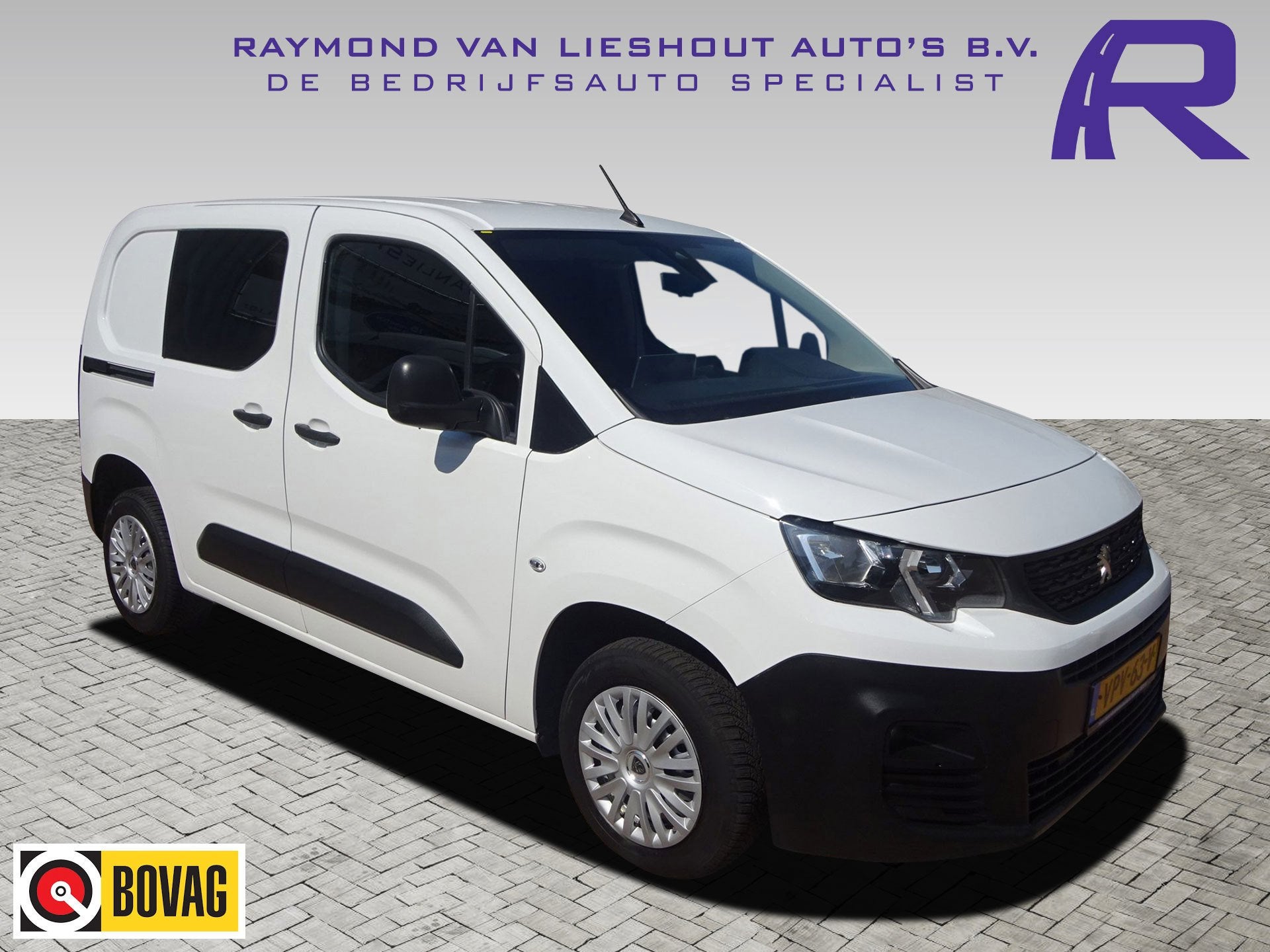 Peugeot Partner 1.2 PureTech Pro BENZINE AIRCO NAVI CRUISE C, Voorwielaandrijving, Dealer onderhouden, Gebruikt, 1199 cc