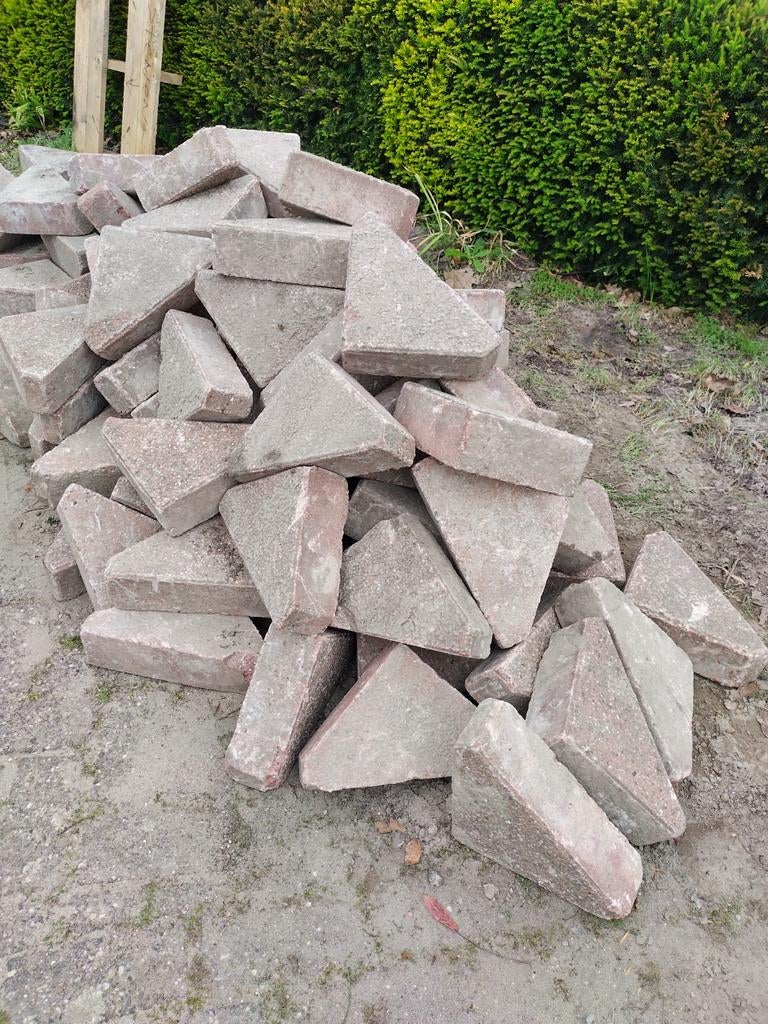 Bisschopsmutsen, Ophalen, Zo goed als nieuw