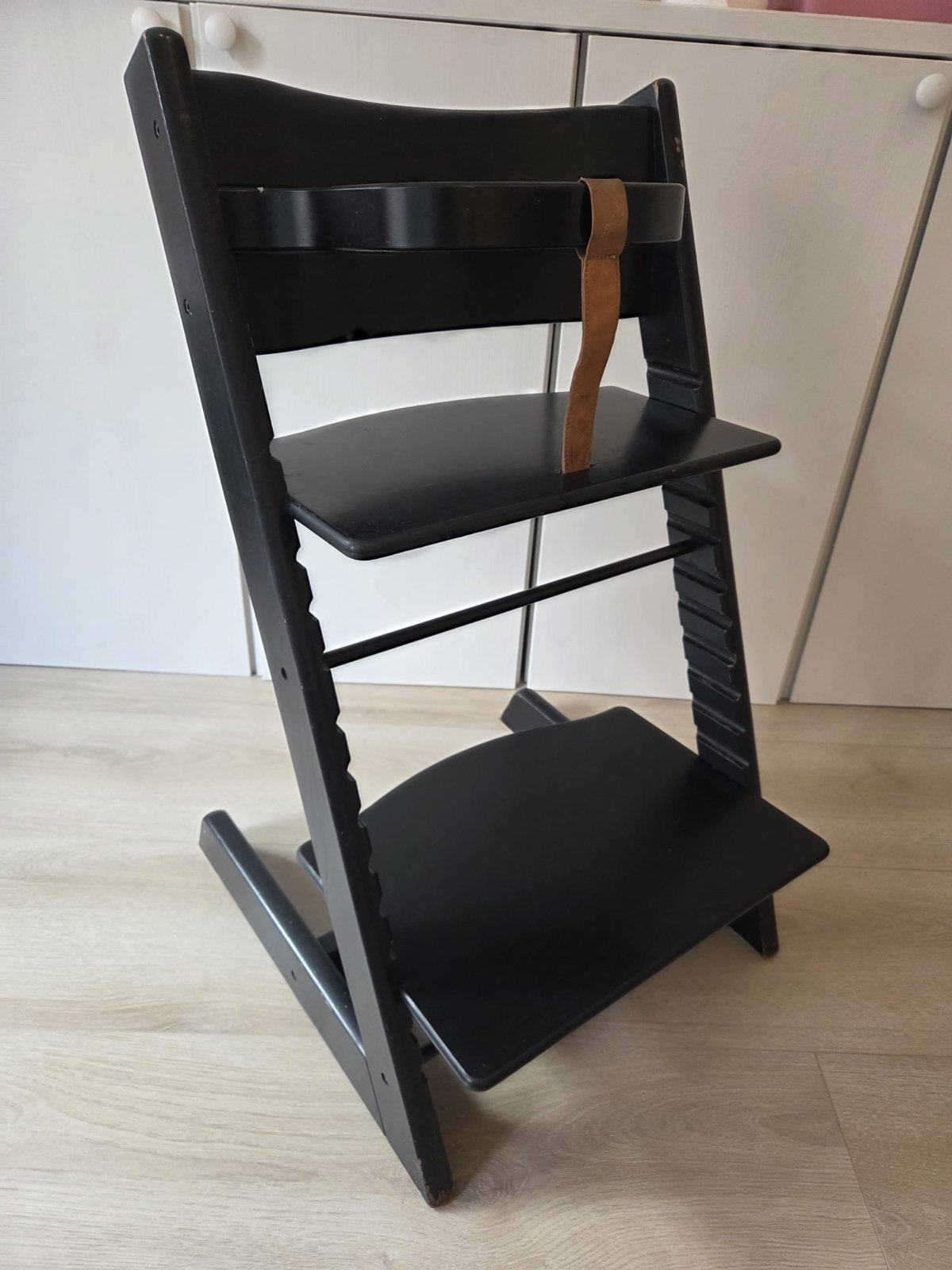 Stokke Tripp Trapp meegroeistoel zwart, Ophalen, Gebruikt, Meegroeistoel, Gordel(s)