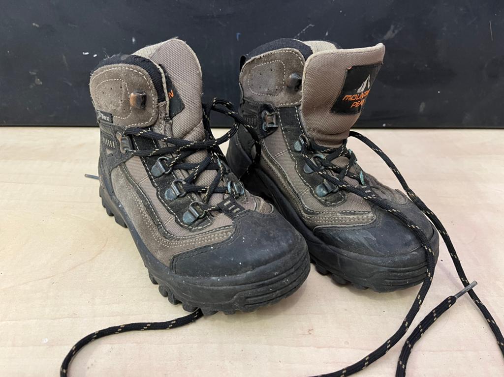 Bergschoenen maat 32, Ophalen, Zo goed als nieuw, Schoenen