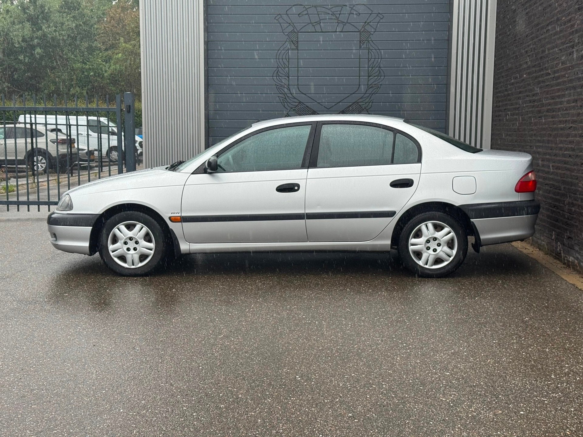 Toyota Avensis 1.6-16V Linea Terra Airco|Nap, Voorwielaandrijving, Stof, 4 cilinders, Handgeschakeld