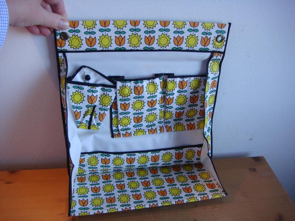 Ouderwetse retro hanger voor (toilet) spullen, Ophalen of Verzenden