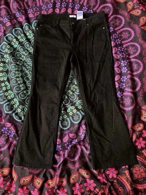 Leuke zwarte driekwart spijkerbroek 46 nu 17,99€, Maat 46/48 (XL) of groter, Ophalen of Verzenden, Zo goed als nieuw, Driekwart