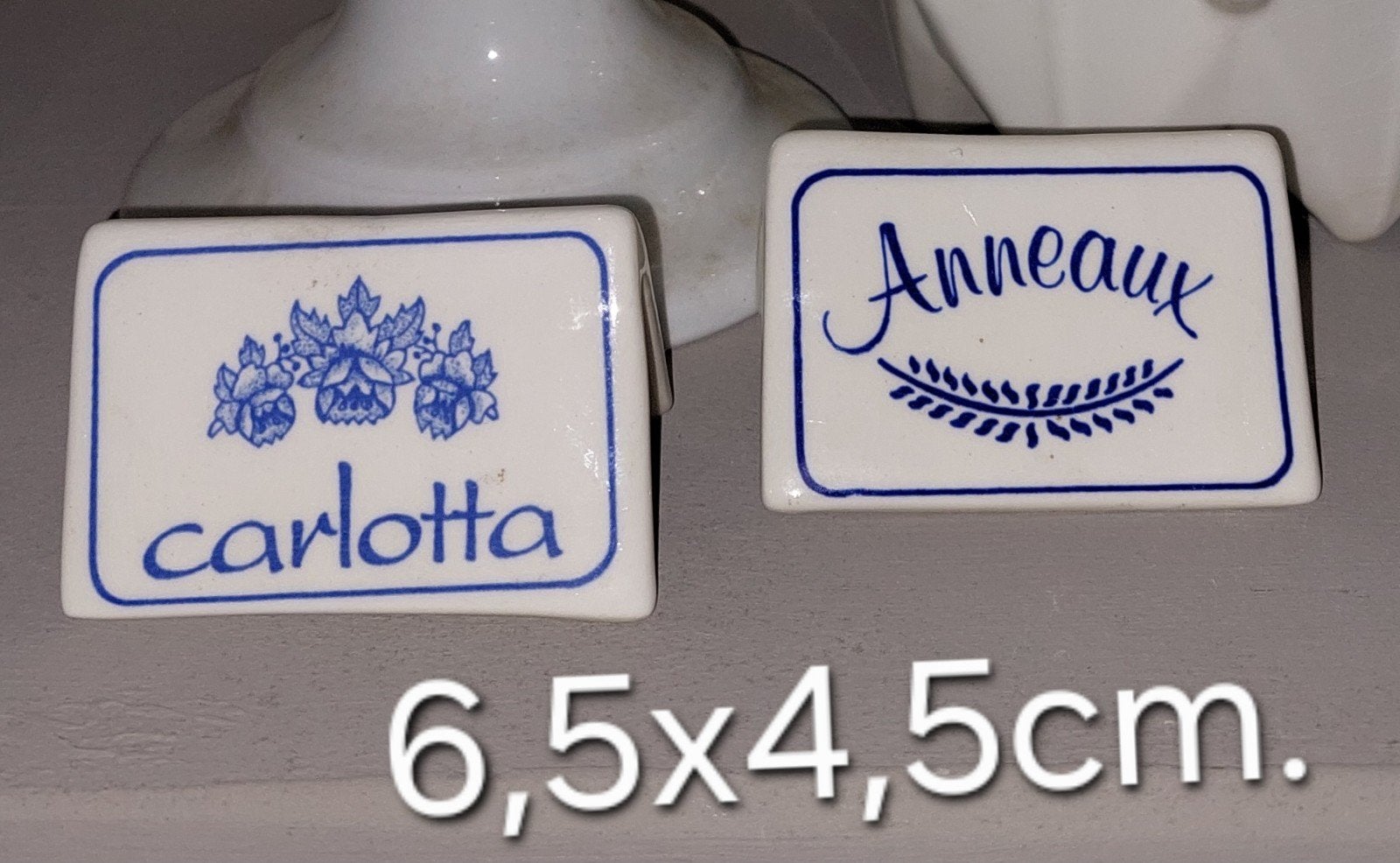 Etalage bordjes van Boch. Van het servies Anneaux en Carlott, Antiek en Kunst, Ophalen