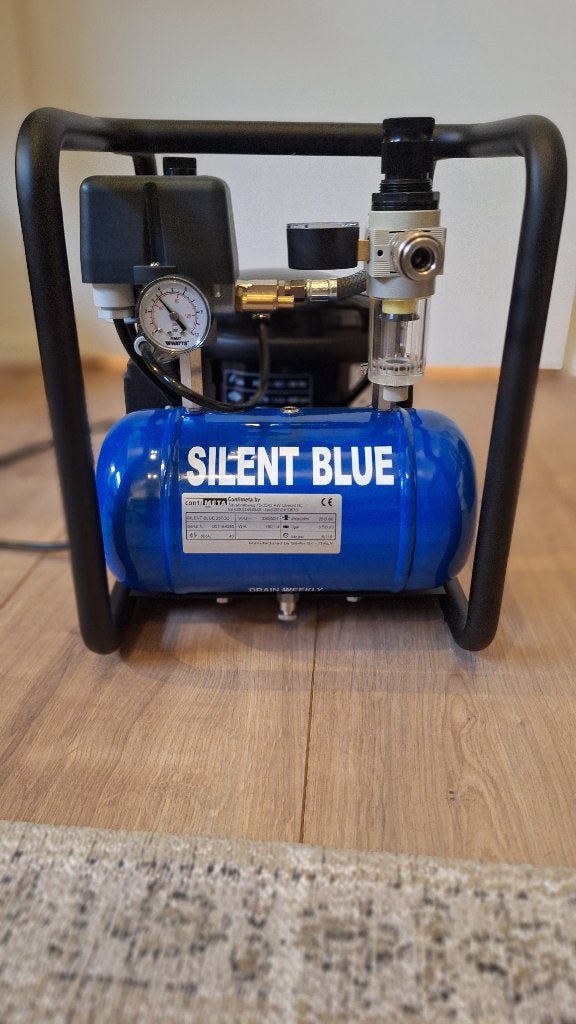 Aangeboden: Silent Blue oliegesmeerde stille compressor, Doe-het-zelf en Verbouw, Compressors, Nieuw, Ophalen of Verzenden, Minder dan 200 liter/min