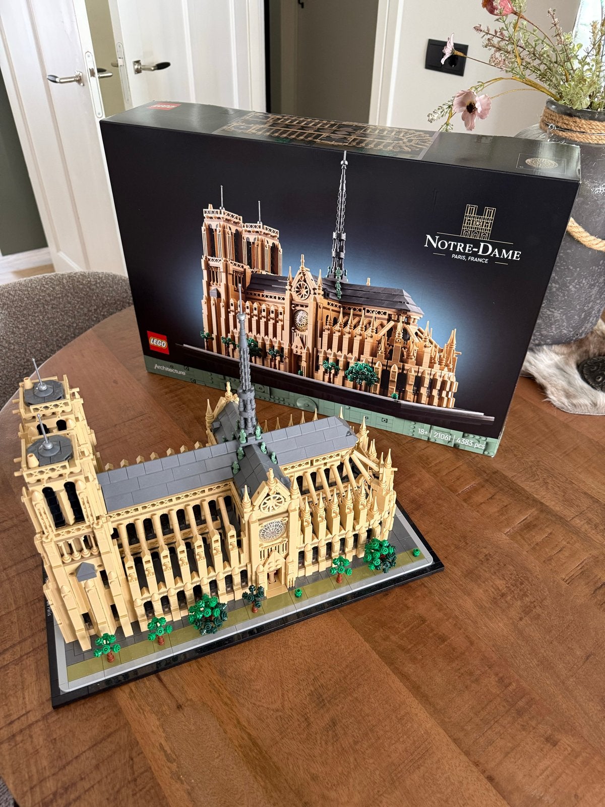 Lego Architecture Notre-Dame de Paris (21061), Lego, Architecture, Ophalen of Verzenden, Zo goed als nieuw