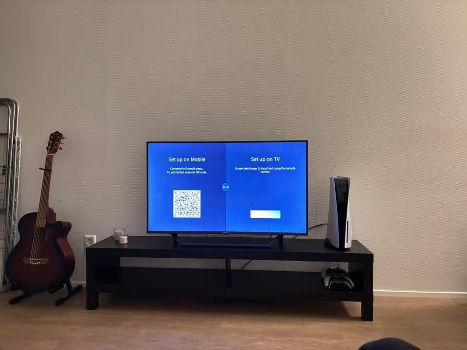 Hisense 43" QLED 4K Smart TV (43A79KQ) — €280, QLED, Refurbished, 120 Hz, 100 cm of meer