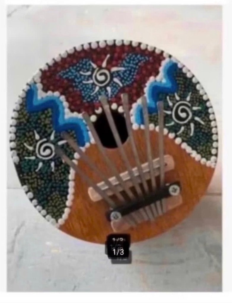Mooi muziek instrument gemaakt halve kokosnoot kleuren 14 cm, Antiek en Kunst, Ophalen of Verzenden
