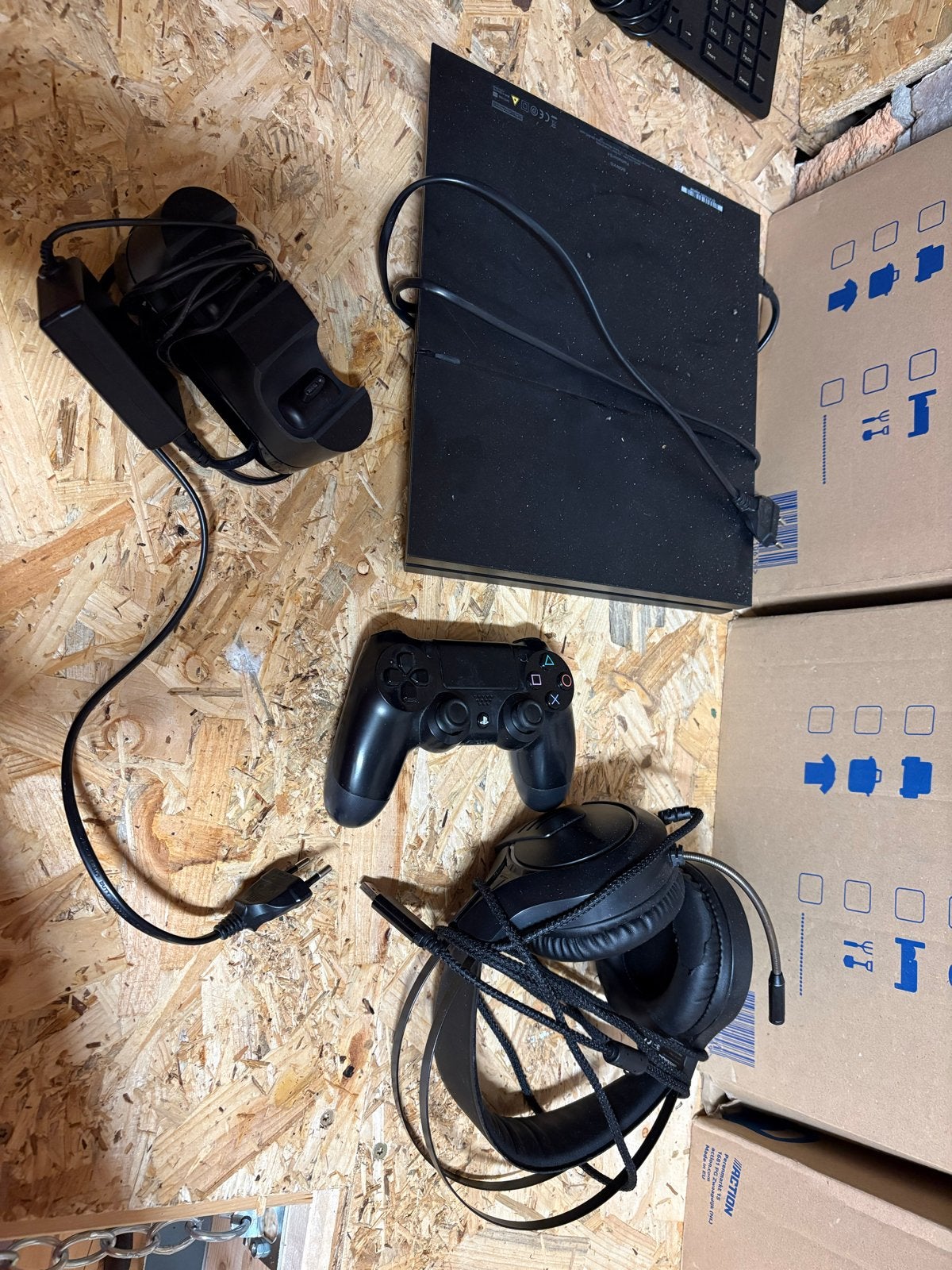 PlayStation 4 Slim met controller en headset, Ophalen of Verzenden, Gebruikt