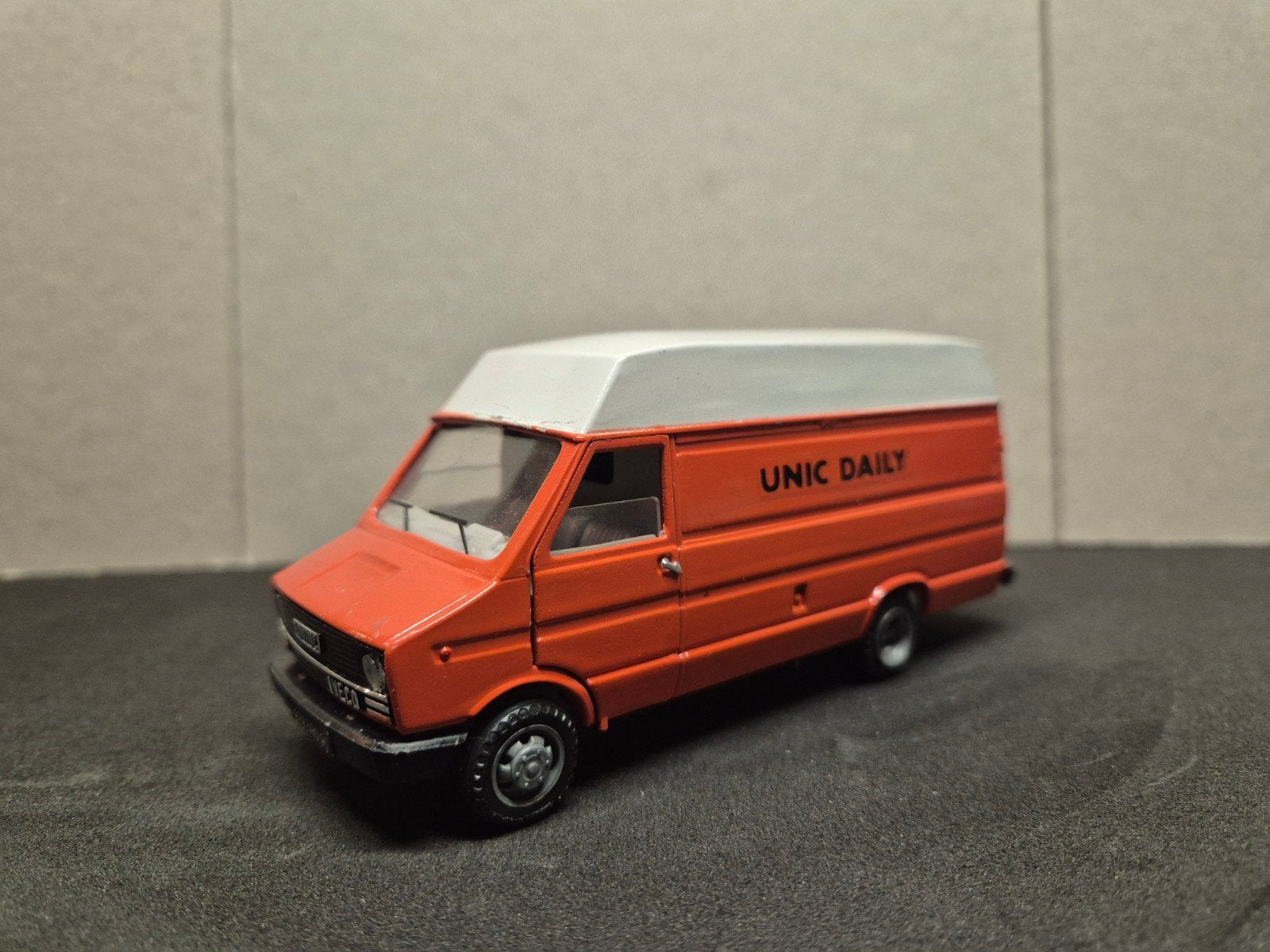unic iveco daily bus van oldcars, Ophalen of Verzenden, Zo goed als nieuw, Overige typen, Overige merken