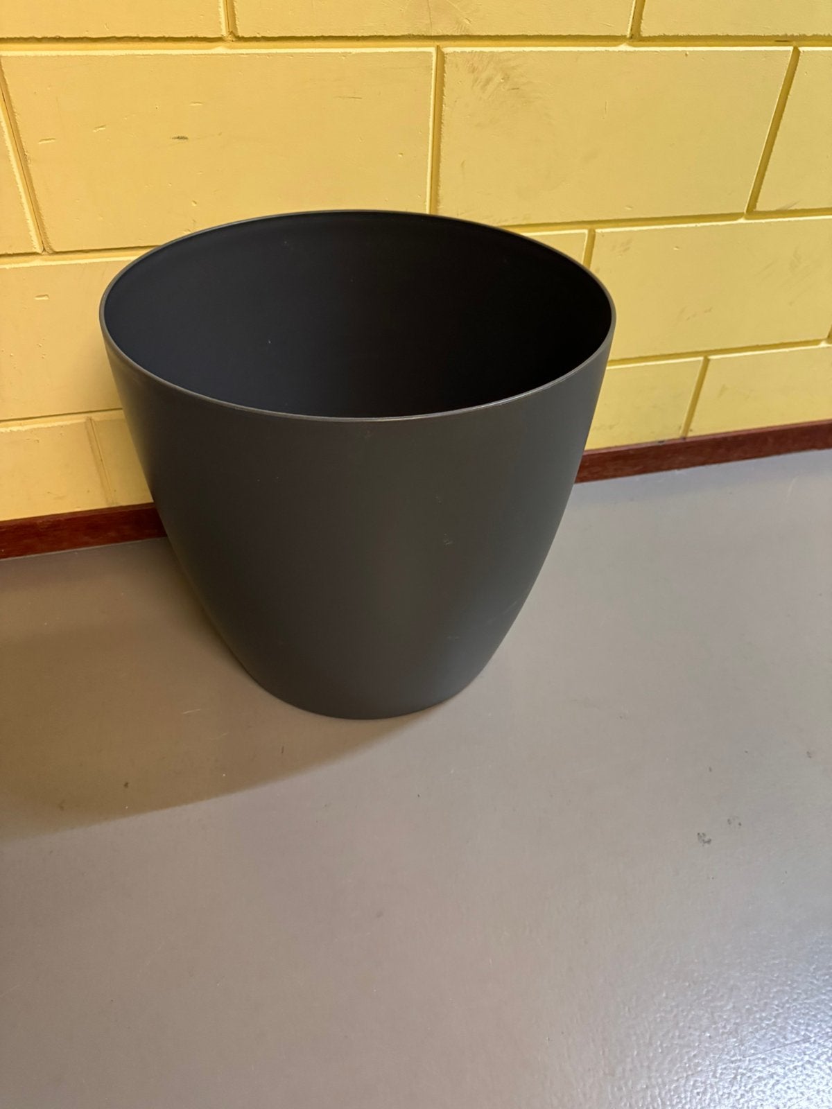 Vrijwel nieuwe grote  Elho bloempot 47 cm, met wieltjes, Kunststof, 40 cm of meer, Rond, Ophalen of Verzenden