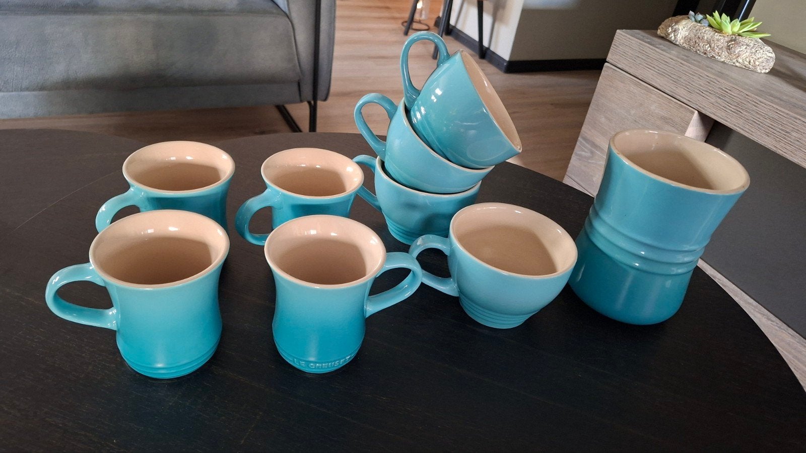 Le Creuset mokken set van 8 - turquoise en, Huis en Inrichting, Keuken | Servies, Ophalen, Zo goed als nieuw, Overige stijlen