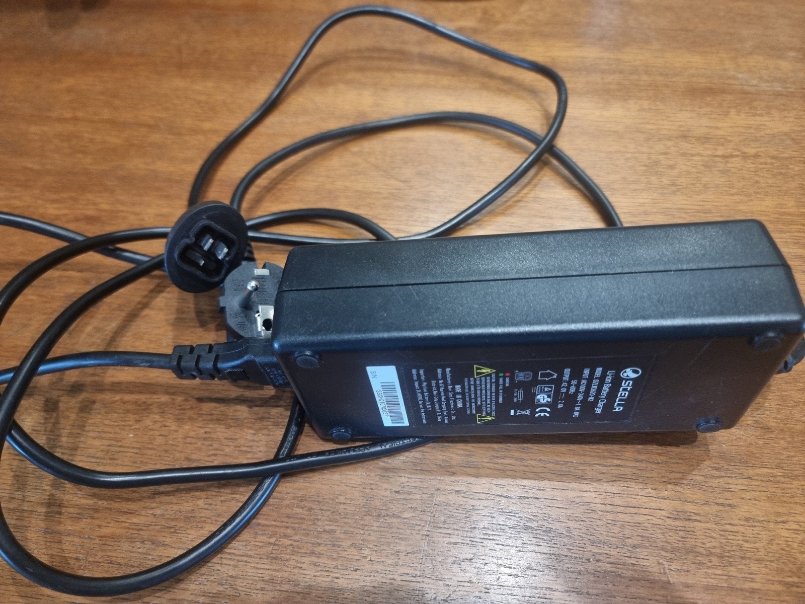 Stella adapter oplader   DZLM3620-M2  nette staat, Verzenden, Zo goed als nieuw