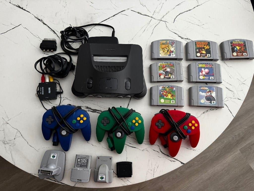 Nintendo 64 console met 3 controllers en 7 games, Spelcomputers en Games, Ophalen of Verzenden, Gebruikt, Met 3 controllers of meer
