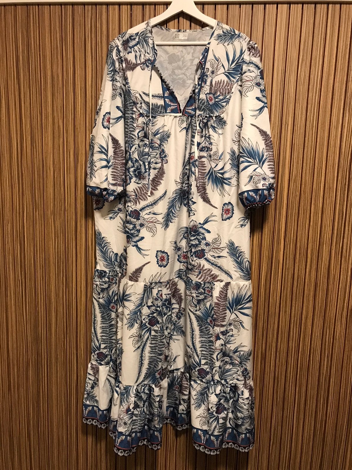 Plus size curvy maxi jurk wit blauw ruches lange mouw oto 69, Verzenden, Nieuw, Blauw, Jurk