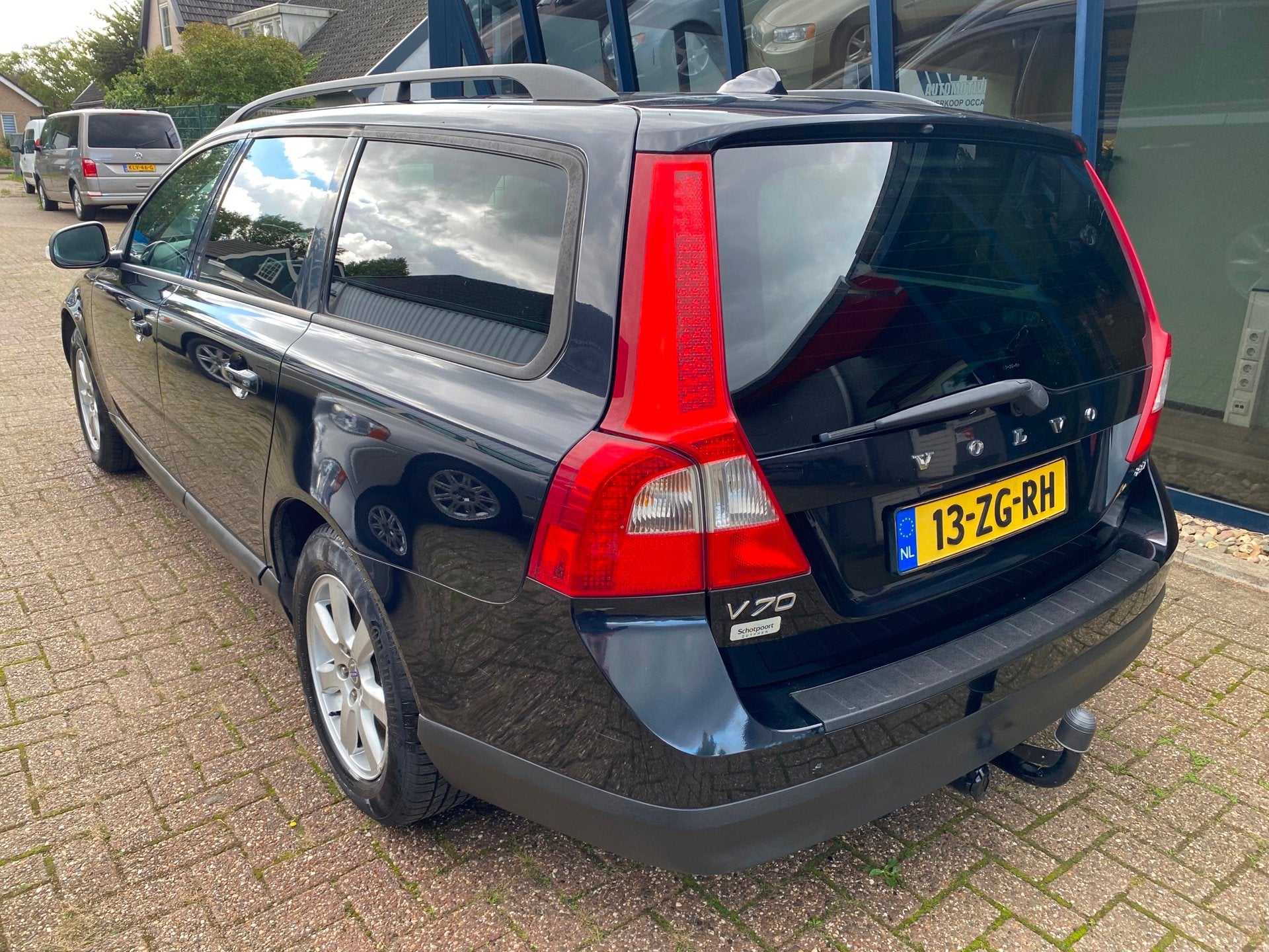 Volvo V70 2.5T Kinetic 200PK NL-AUTO Youngtimer, Auto's, Voorwielaandrijving, Stof, Zwart, Handgeschakeld