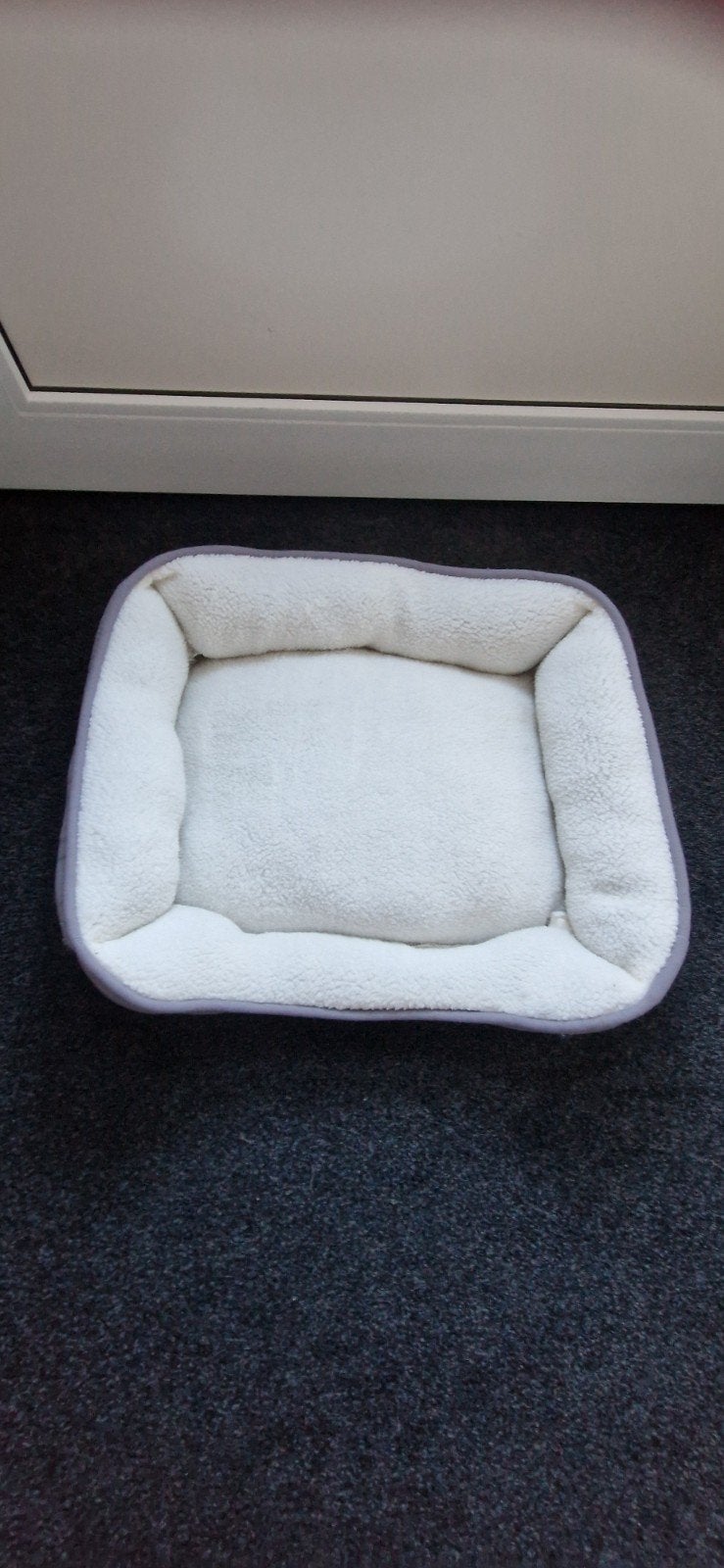 Poezen mand, Ophalen, Riet