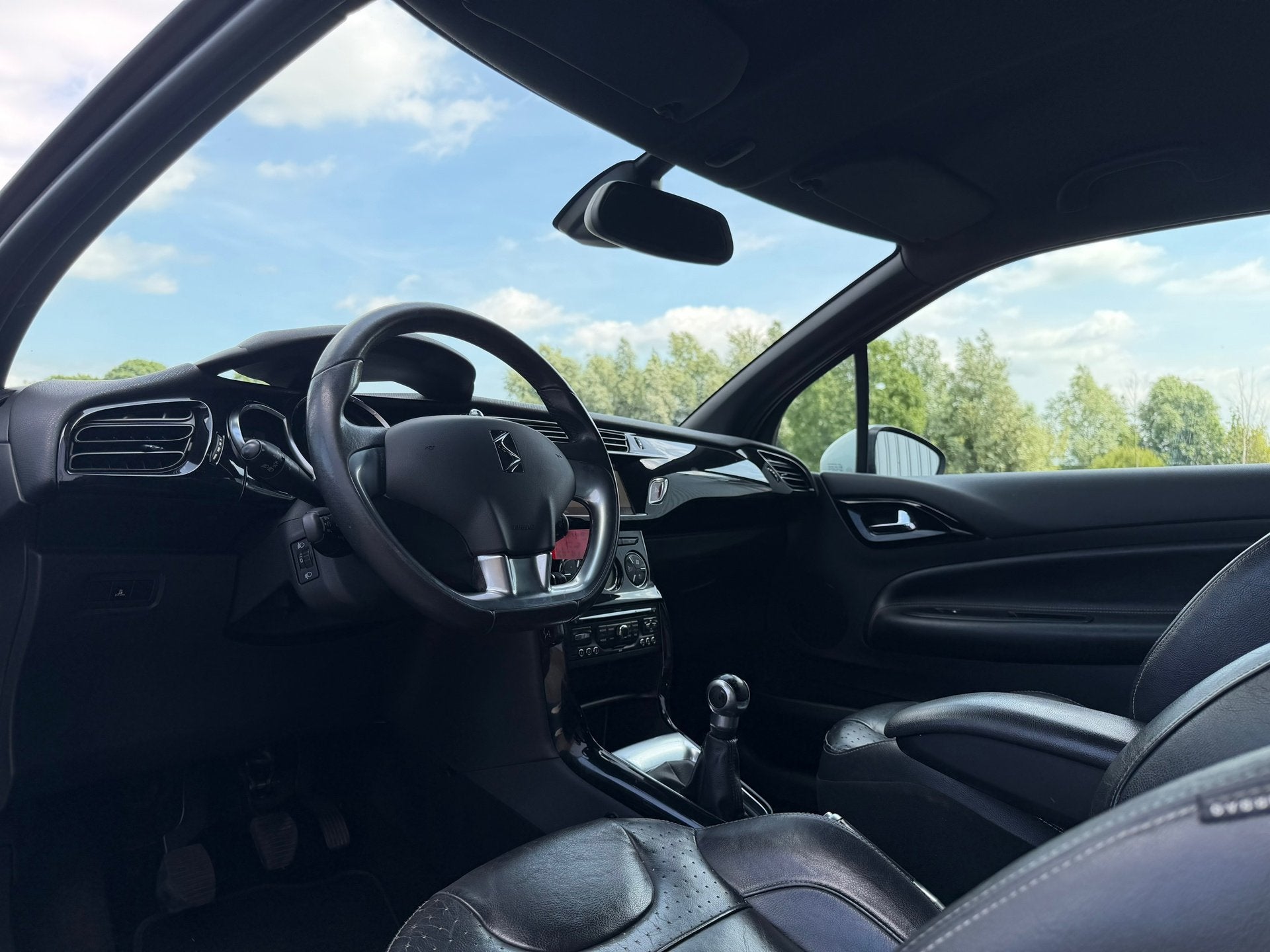 Citroen DS3 1.6 So Chic - Noir et Blanc - Bellone/Leer/Nav/C, Voorwielaandrijving, Euro 5, Zwart, 4 cilinders