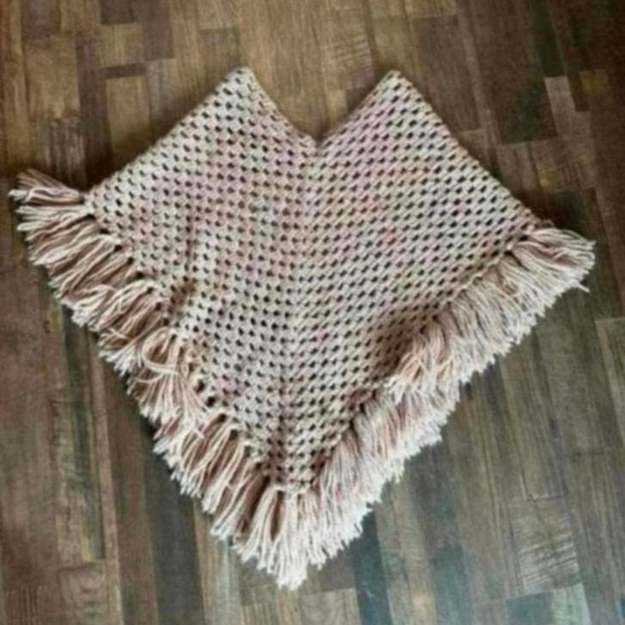 Handgemaakte lichtroze wollen poncho uit Ibiza – one size, Ophalen of Verzenden, Zo goed als nieuw