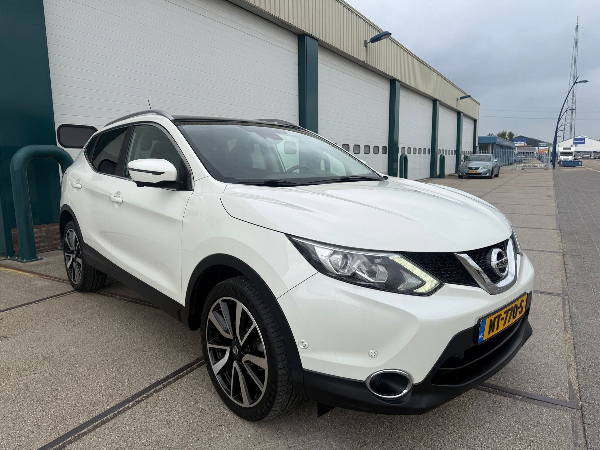 Nissan Qashqai 1.2 Tekna Nieuwst, Gebruikt, 4 cilinders, 116 pk, Wit