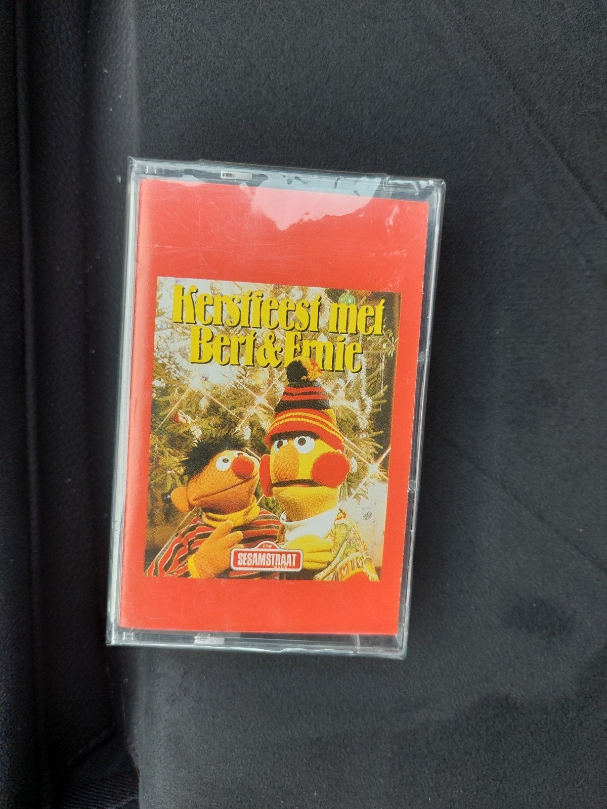 Kerstfeest met Bert & Ernie - nieuw doorzichtig Cassetteband, Cd's en Dvd's, Ophalen, Kinderen en Jeugd, 1 bandje, Origineel