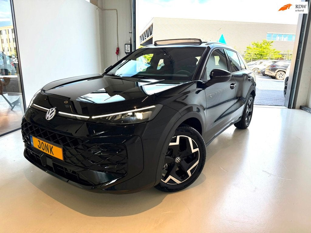 Volkswagen T-Roc 1.5 eTsi R-Line First Edition, Auto's, Volkswagen, 730 kg, 1498 cc, Zwart, 4 cilinders