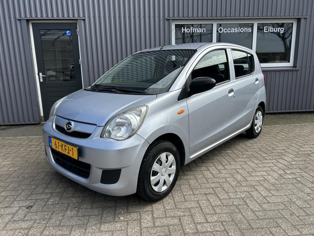 Daihatsu Cuore 1.0 Comfort Airco 91DKM NAP (bj 2009), Voorwielaandrijving, Stof, 18 €/maand, 4 stoelen