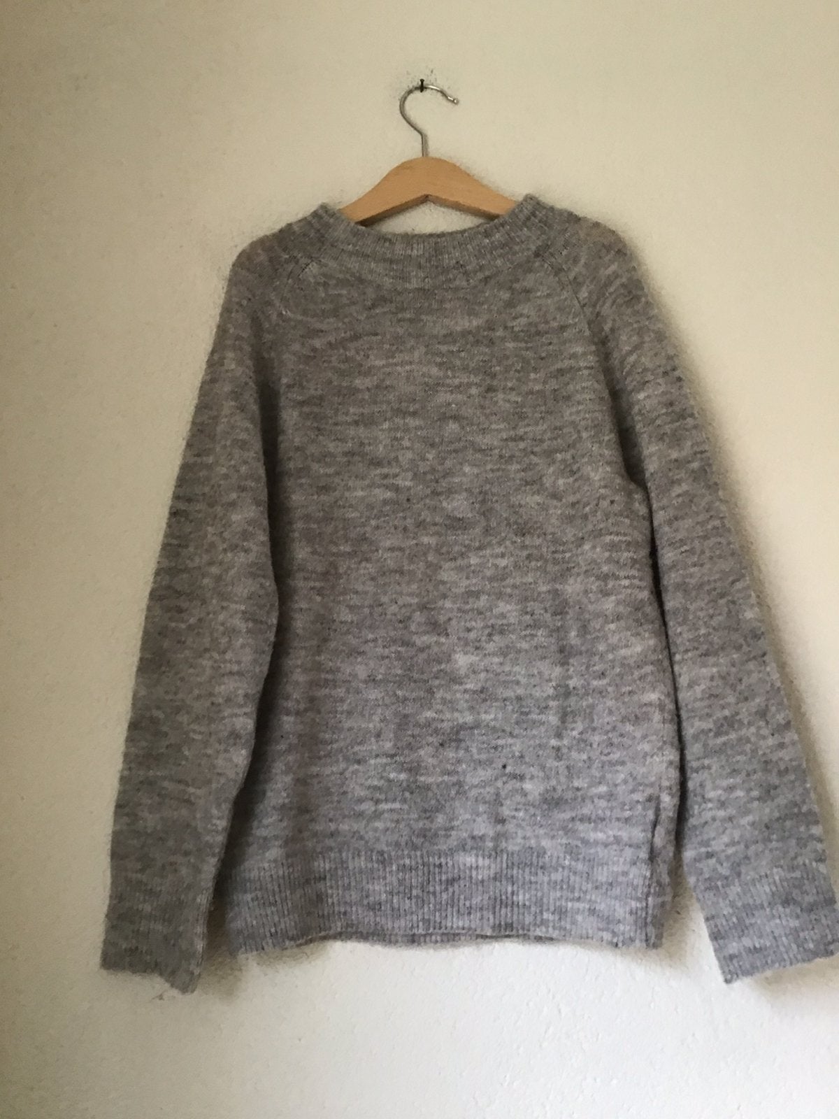 H&M Trui grijs maat 122, Ophalen of Verzenden, Zo goed als nieuw, Jongen of Meisje, Trui of Vest