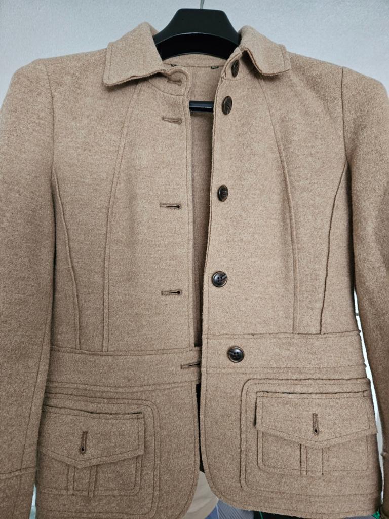 Stijlvol wollen jasje van Hugo Boss- Beige, Maat 38/40 (M), Beige, Ophalen of Verzenden, Onbekend