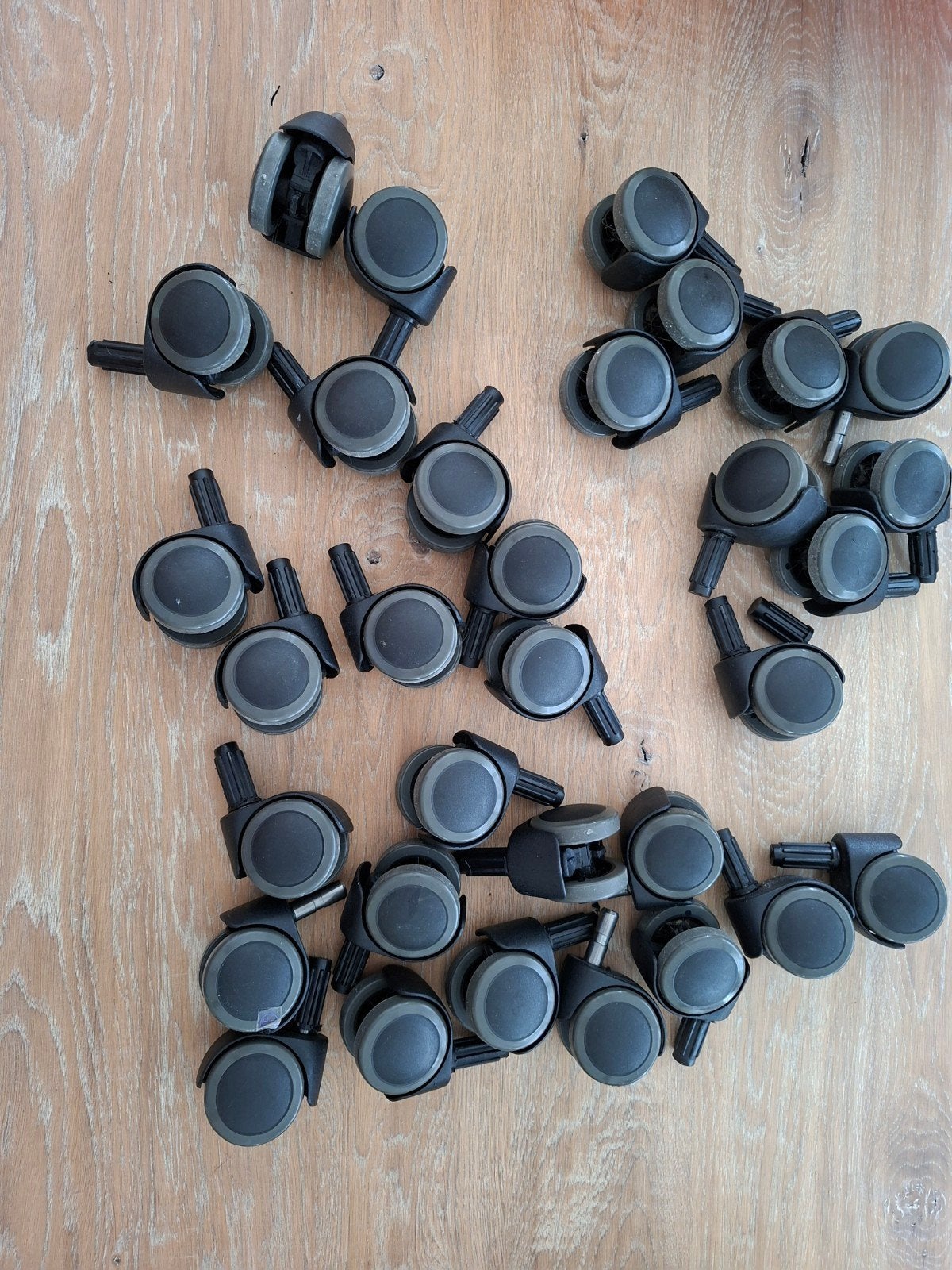 Kunststof wieltjes Montis Chaplin eetkamerstoelen, 32 stuks, Ophalen of Verzenden, Gebruikt
