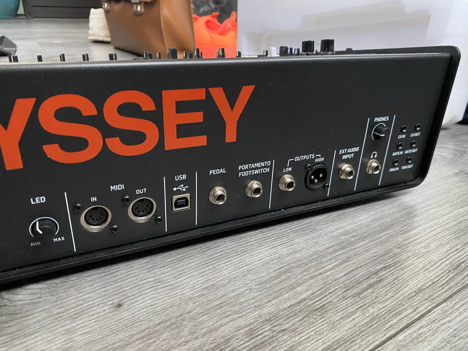 Behringer Odyssey - Nieuwstaat, ongebruikt, Muziek en Instrumenten, Synthesizers, Overige merken, Nieuw, Met midi-aansluiting