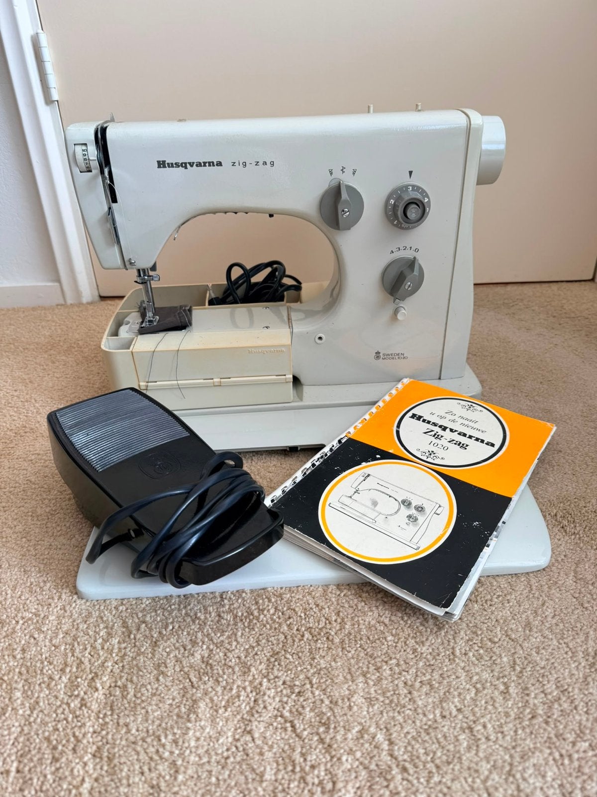 Husqvarna Zig-Zag 1020 Naaimachine, Ophalen of Verzenden, Gebruikt, Naaimachine, Husqvarna