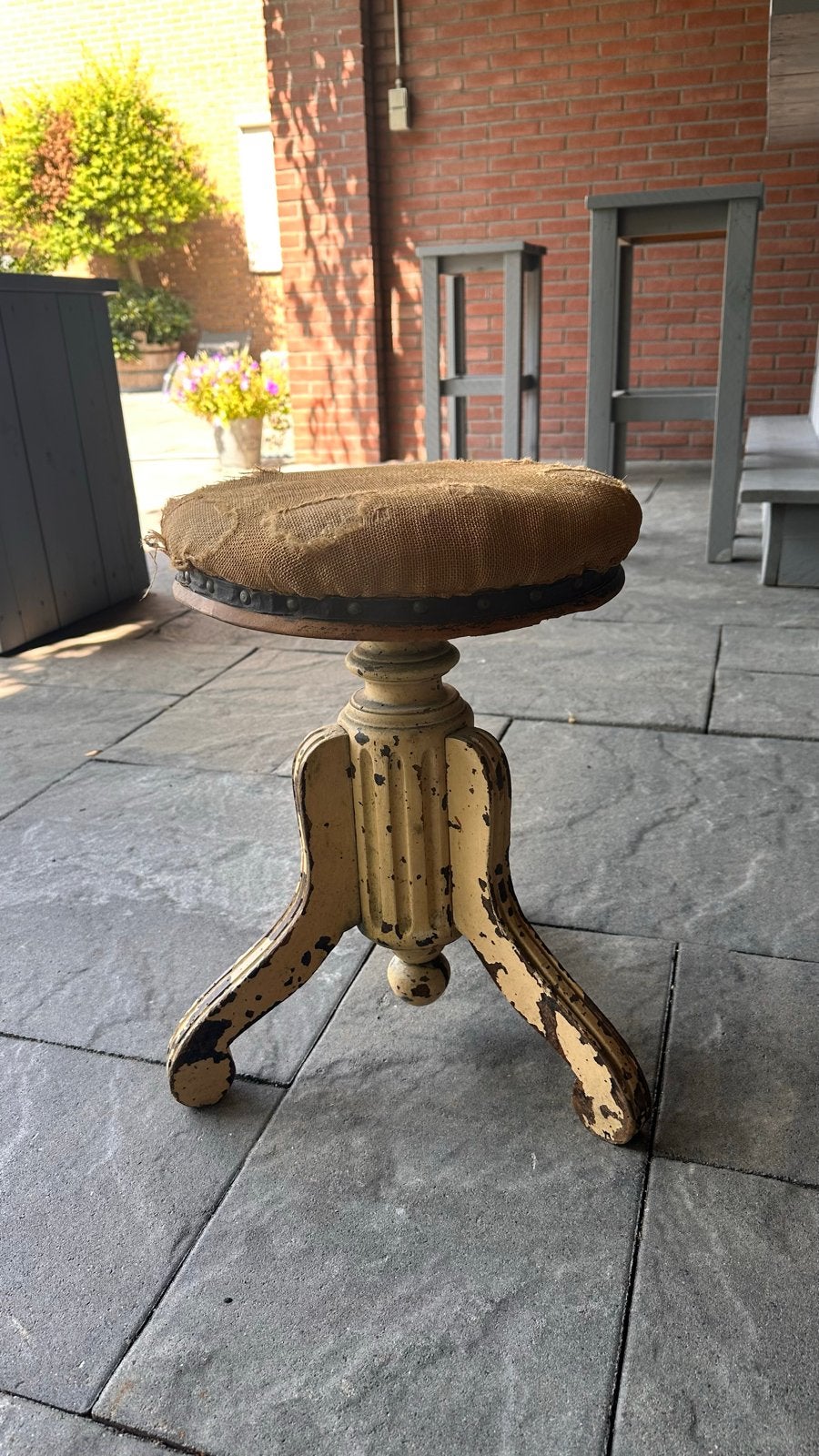 Brocante krukje, Ophalen
