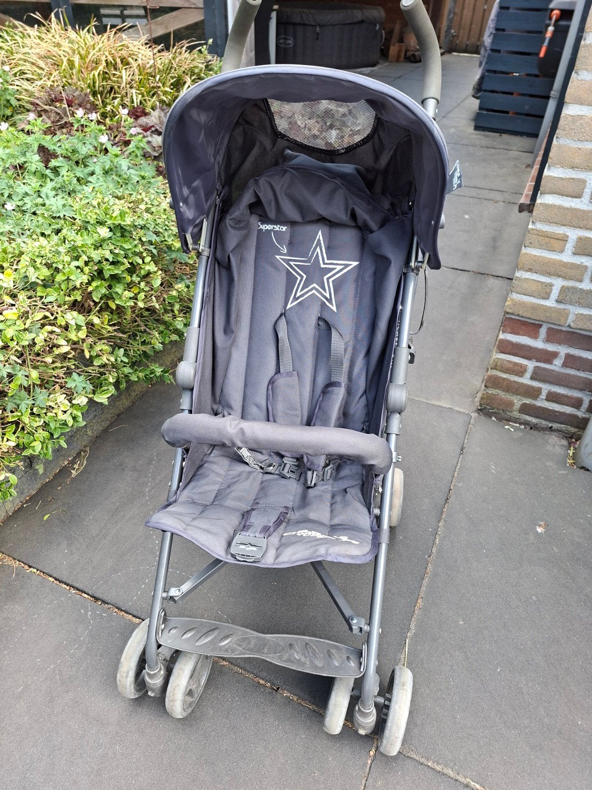 Buggy zo goed als nieuw., Kinderen en Baby's, Ophalen of Verzenden, Zo goed als nieuw, Regenhoes