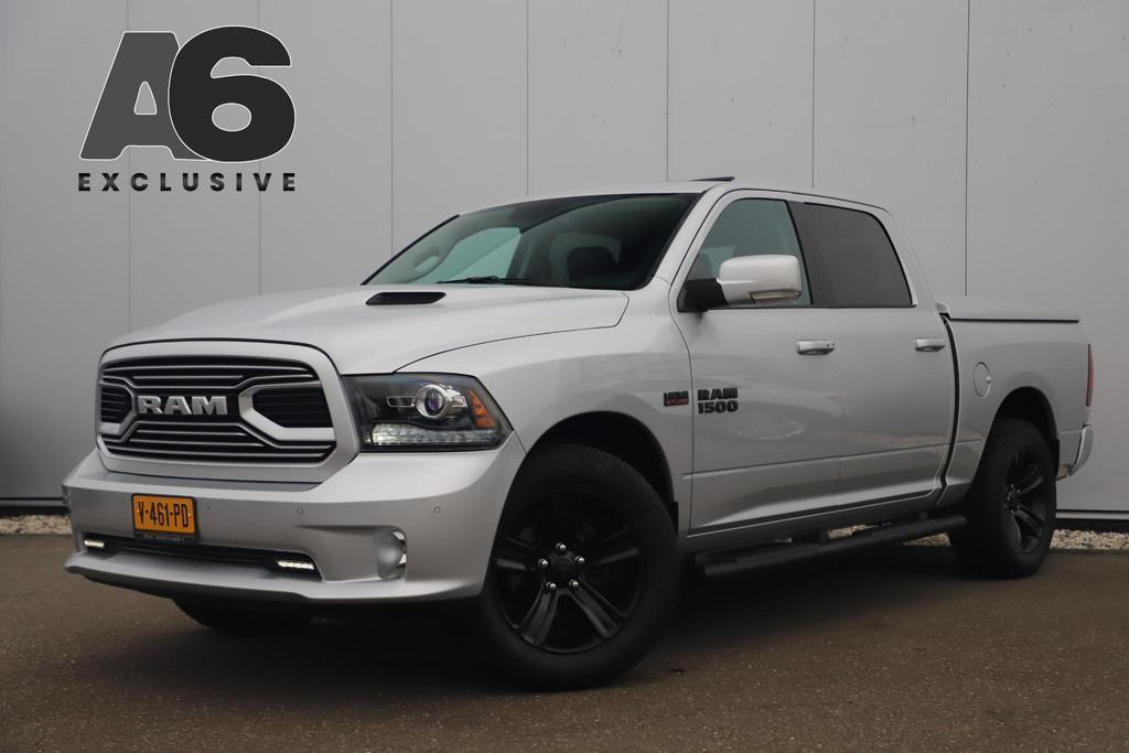 Dodge Ram 1500 5.7 V8 4x4 Quad Cab 6'4 Laramie Silver / Blac, Auto's, Dodge, Automaat, Automatische klimaatregeling, Gebruikt