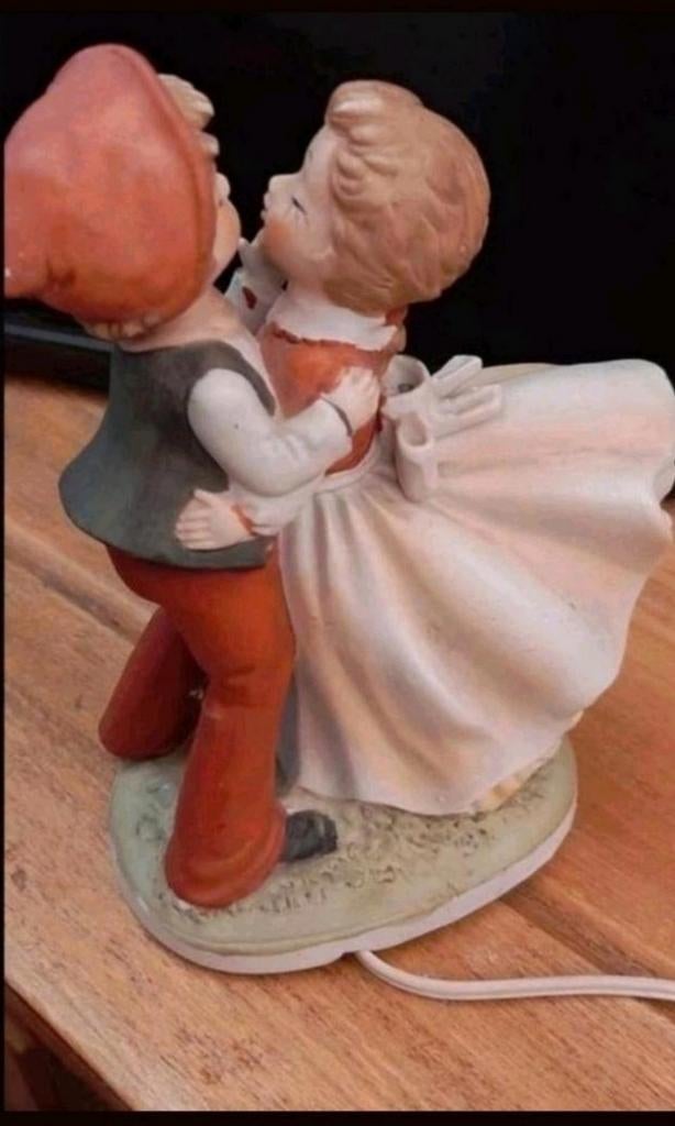 Vintage Beeldje Dansend Paar  LichtLampje koppeltje Hummel, Ophalen of Verzenden, Gebruikt, Vintage, Romantisch, Nostalgisch
