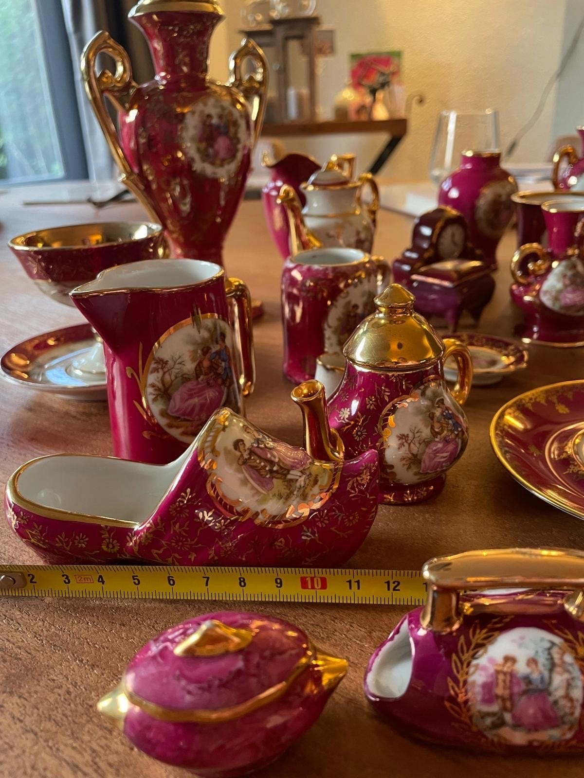 Limoges Porseleinen Miniatuur Servies Set - Rood met Goud, Ophalen of Verzenden