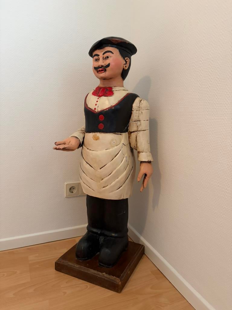 Uniek houten beeld van ober, Ophalen, 1 meter - 2 meter, Beeld, Hout