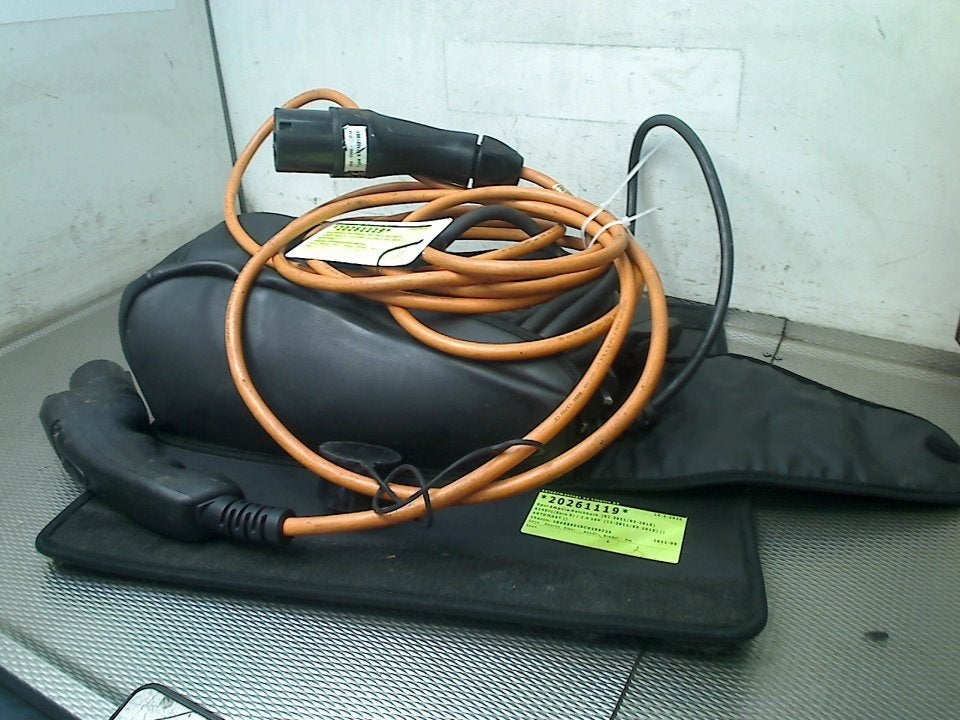 Laadkabel Opel Ampera (2011-11/2015-03) 9721021301, Gebruikt, Bahnhofsplatz, Rüsselsheim am Main 65423, , Duitsland, Opel, Opel Automobile GmbH